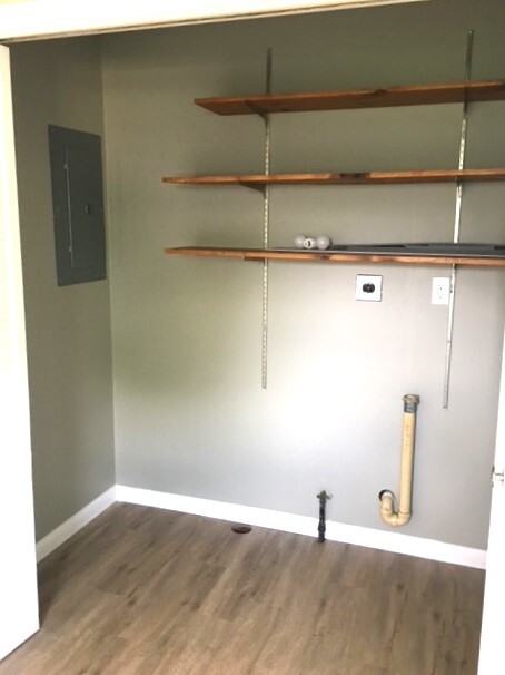 435 E Ann St #B - Photo 3 of 10