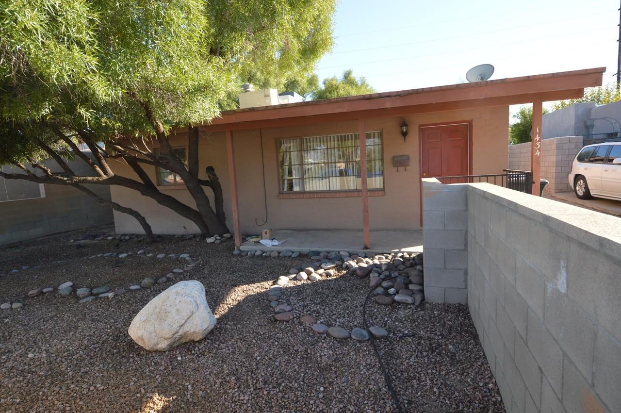 1434 E Lee St #1 - Photo 2 of 10