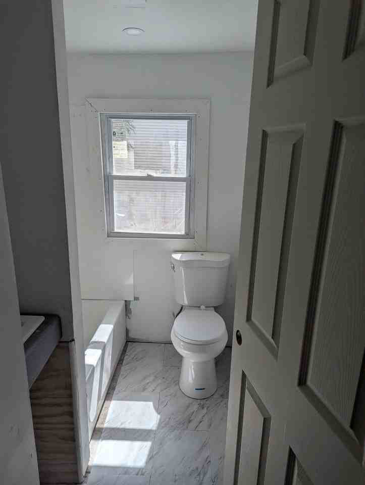 614 W 8th St #NA - Photo 2 of 4