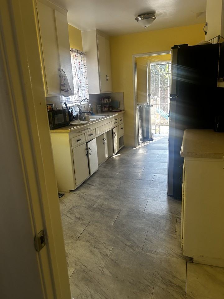 609 N Hillford Ave #2 - Photo 2 of 7