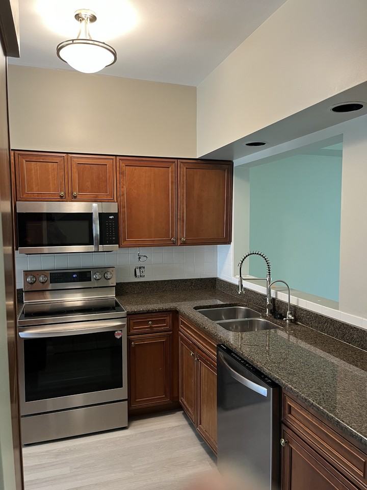 378 White Oak Ln #378 - Photo 3 of 17