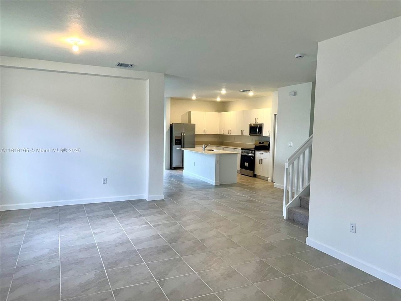 2929 Se 23rd Ave #0 - Photo 7 of 46