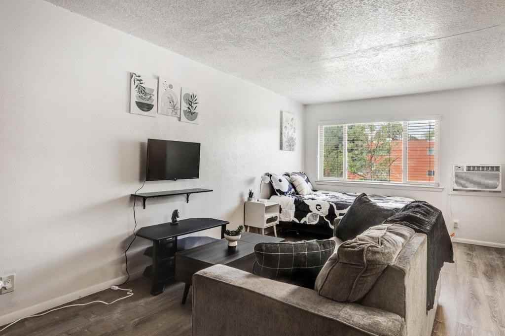 1409 Girard Blvd Ne - Photo 6 of 19