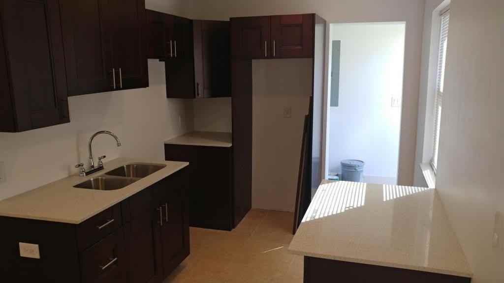 1018 14th St - Photo 4 of 13