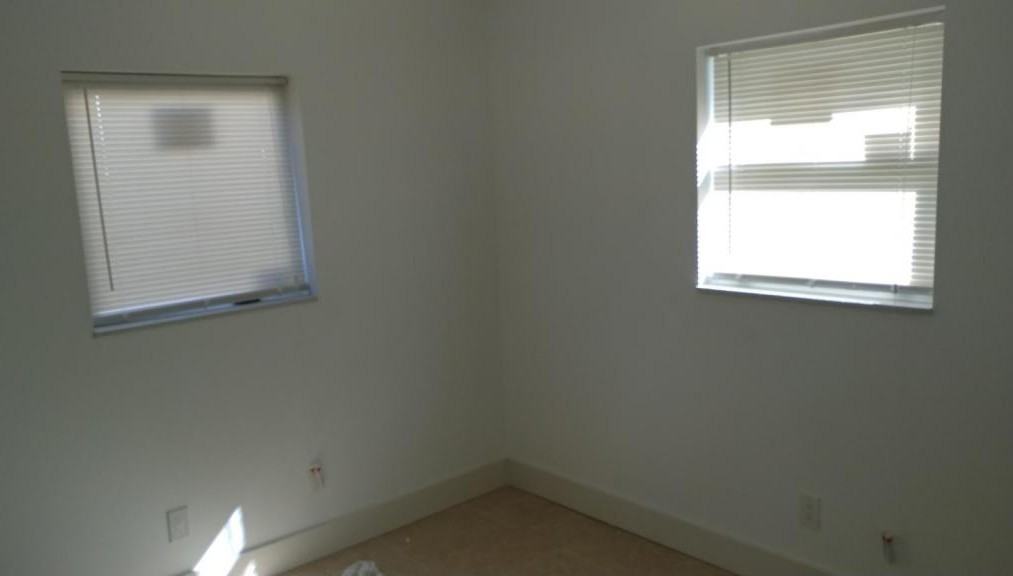 1018 14th St - Photo 7 of 13