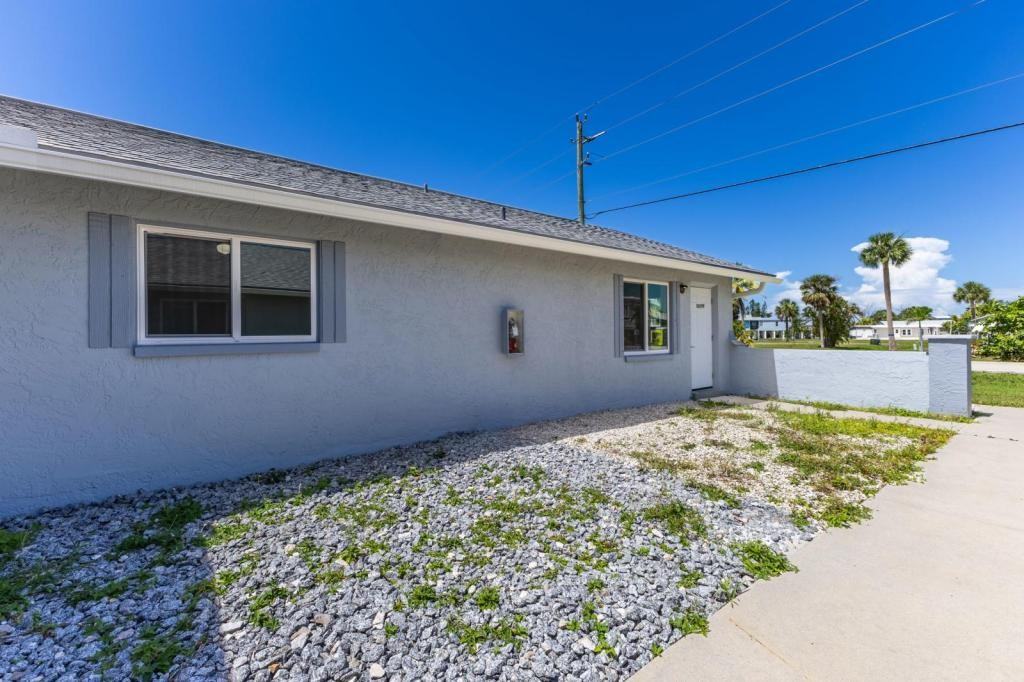 16595 Davis Rd - Photo 4 of 31