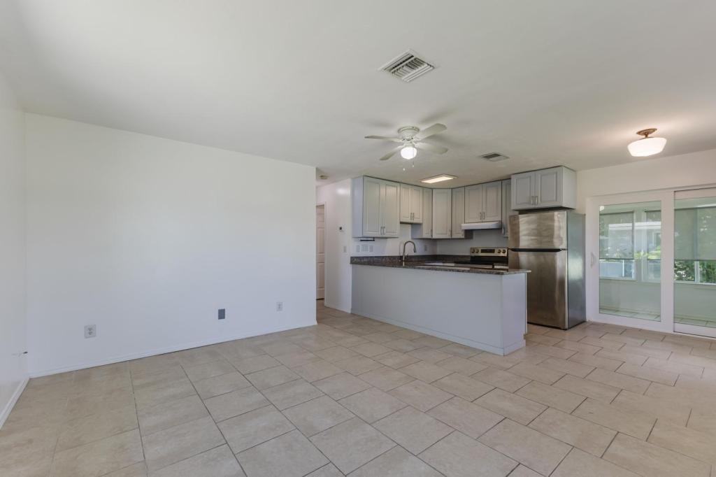 16595 Davis Rd - Photo 6 of 31