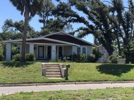 featured image of 342 N Cove Blvd