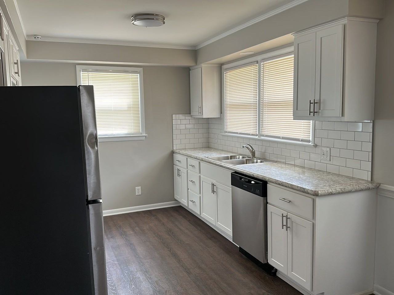 335 Avery St - Photo 6 of 50