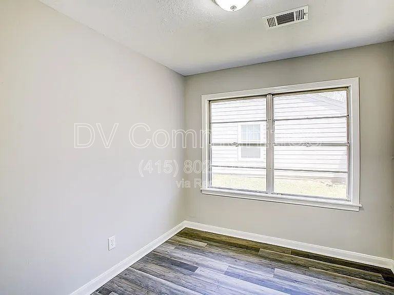 1118 Madison Ave - Photo 6 of 21