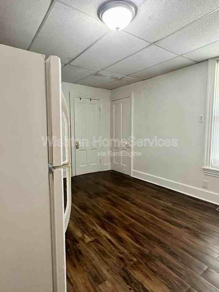 322 S Madison St #1 - Photo 5 of 21