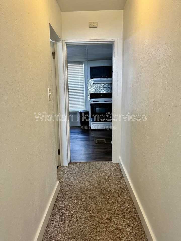 322 S Madison St #1 - Photo 6 of 21