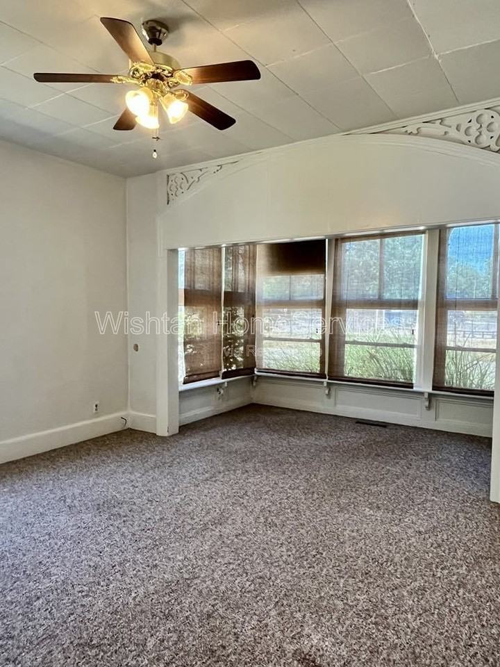 322 S Madison St #1 - Photo 7 of 21