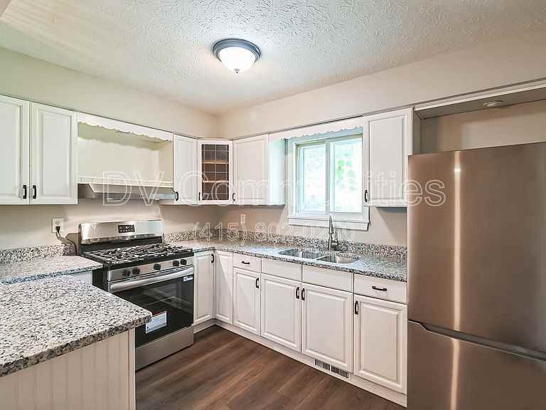 17900 Fairville Ave - Photo 2 of 24