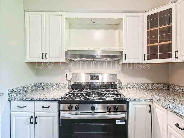 17900 Fairville Ave - Photo 3 of 24