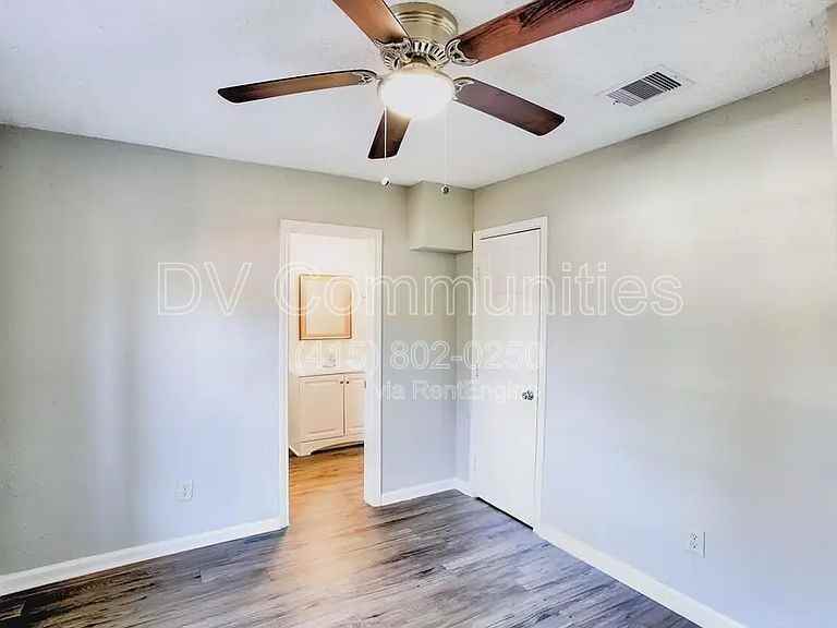 1503 Bland St - Photo 4 of 8