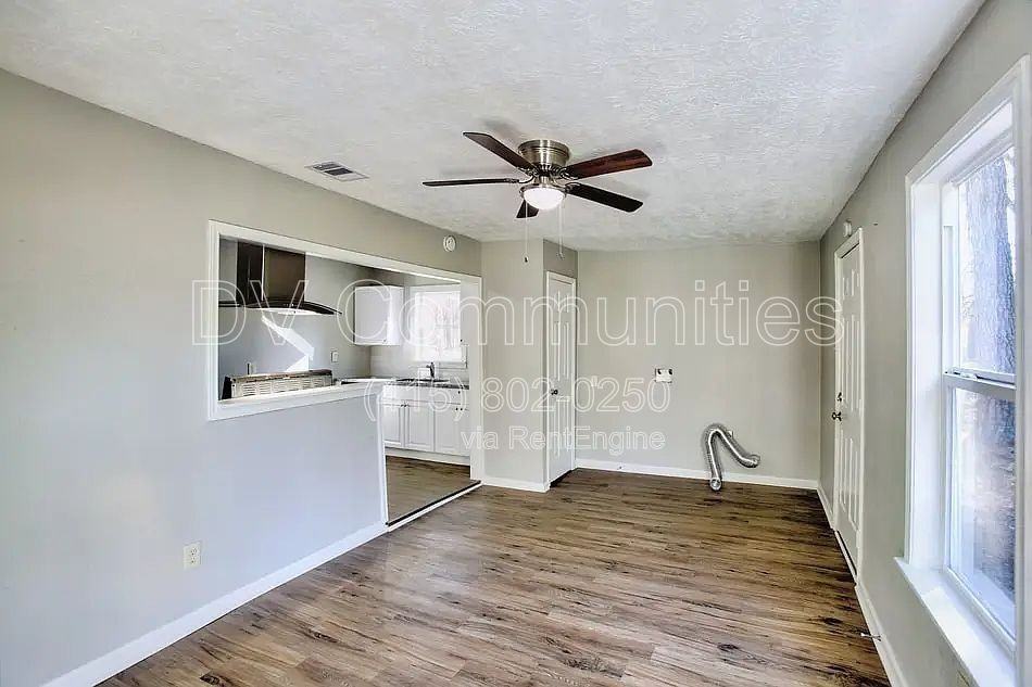 1503 Bland St - Photo 3 of 8