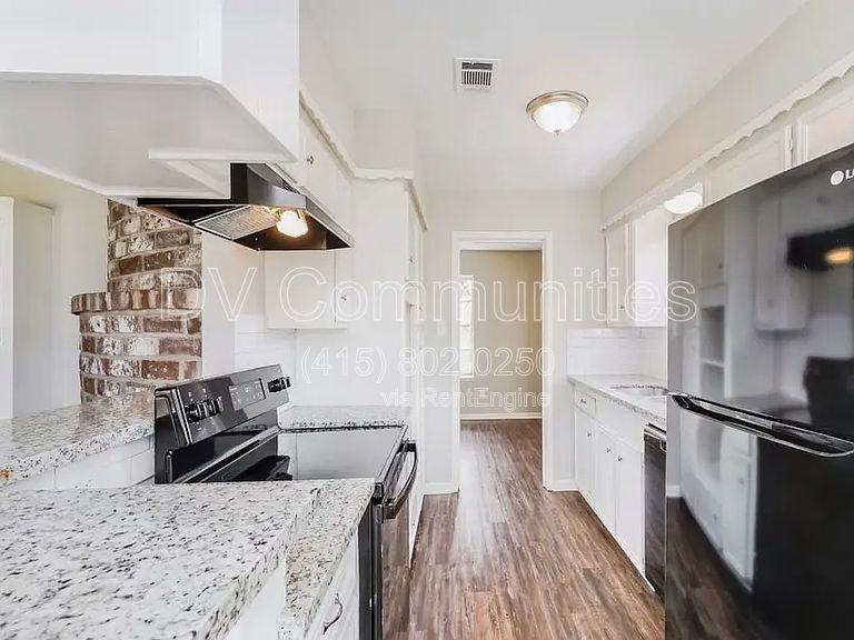 11418 Creekhurst Dr - Photo 4 of 10