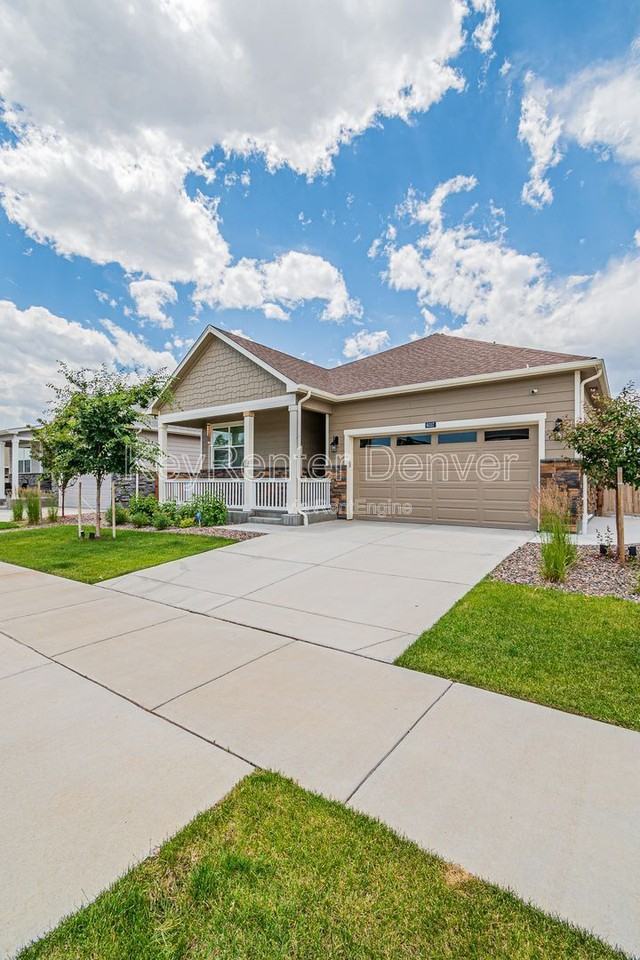 6037 N Halifax Ct - Photo 4 of 50