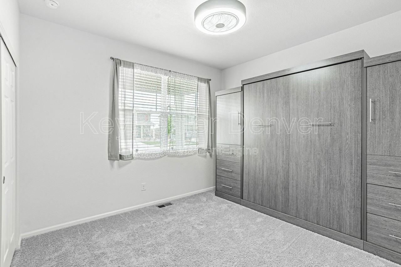 6037 N Halifax Ct - Photo 6 of 50