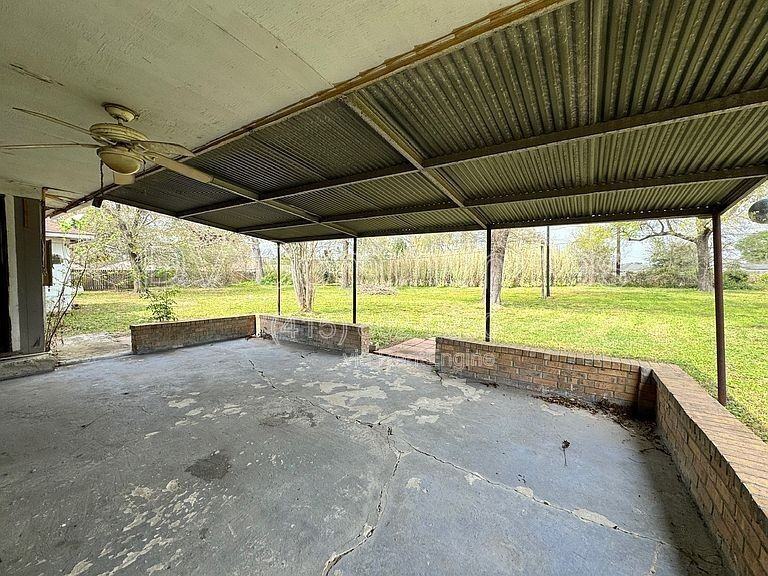 817 Westmont Dr - Photo 3 of 19