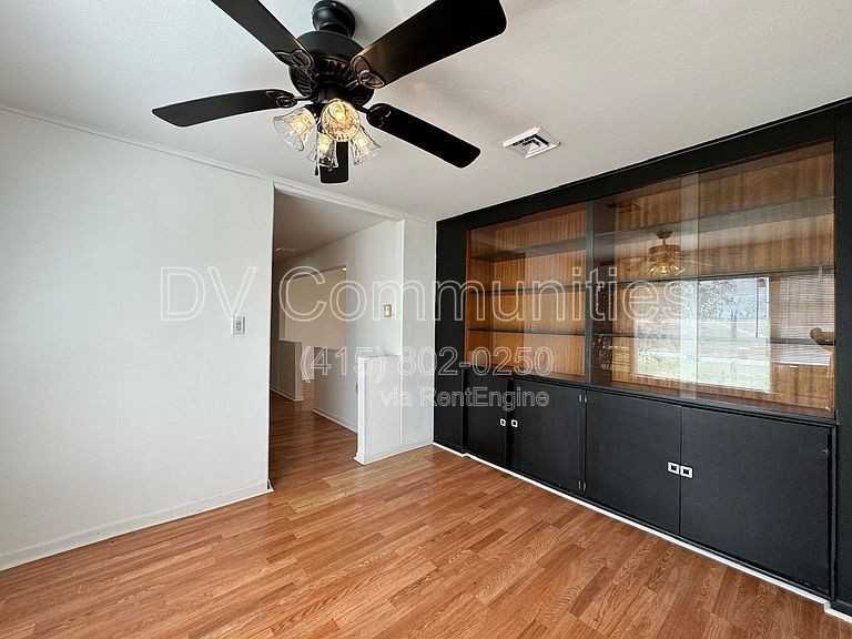 817 Westmont Dr - Photo 7 of 19