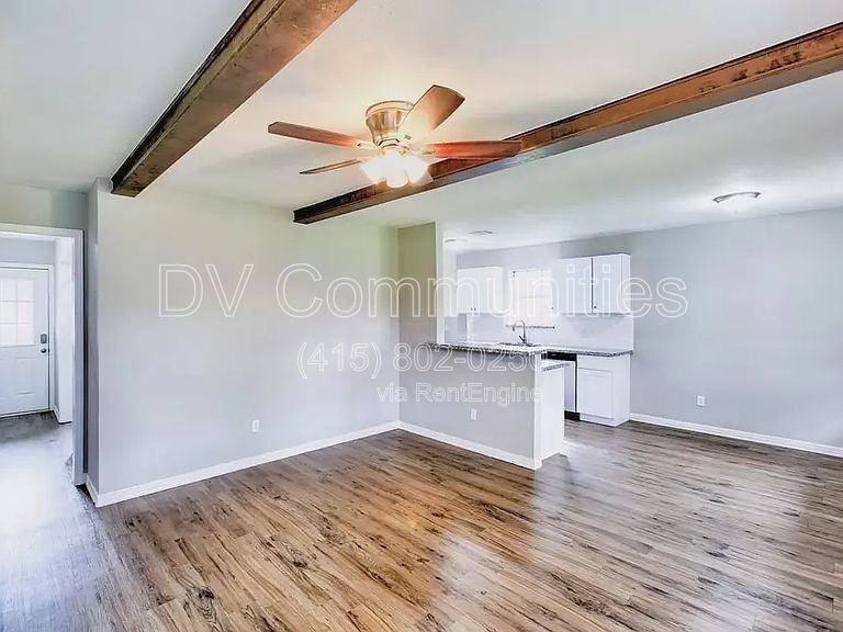 10946 Gulf Valley St - Photo 3 of 18