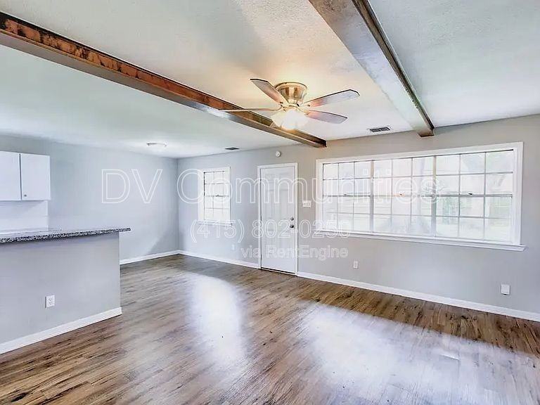 10946 Gulf Valley St - Photo 4 of 18