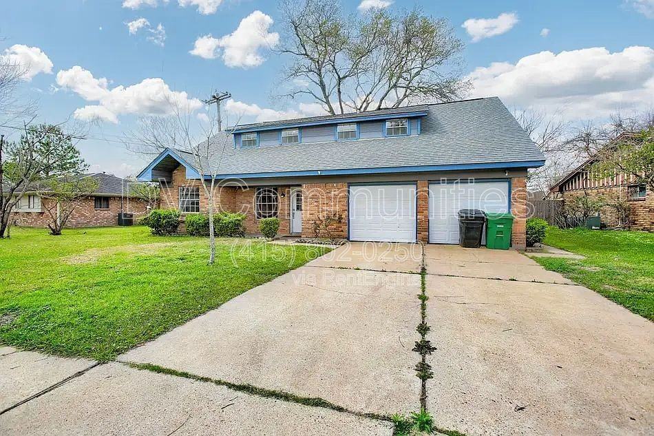 10946 Gulf Valley St - Photo 2 of 18