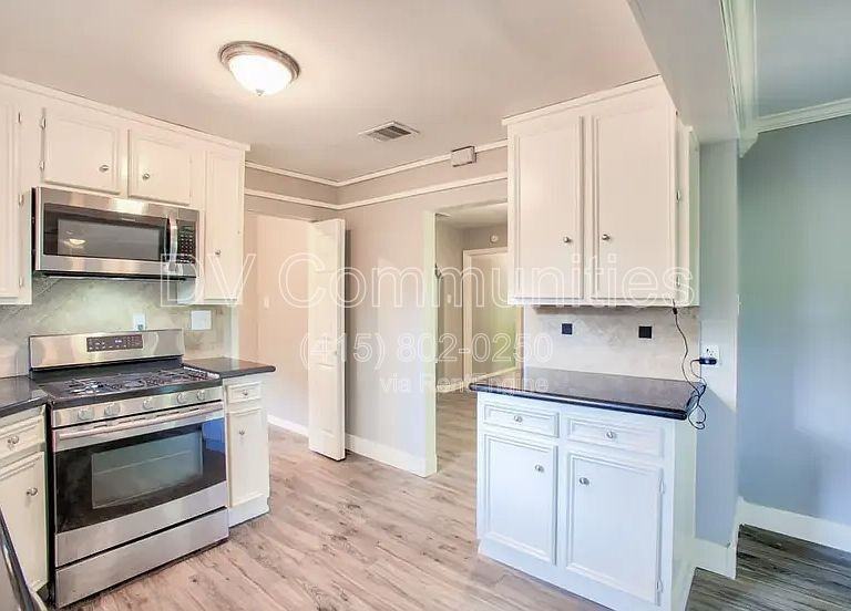 810 Charles Rd - Photo 5 of 20