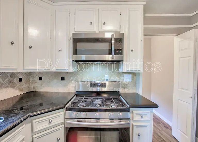 810 Charles Rd - Photo 2 of 20