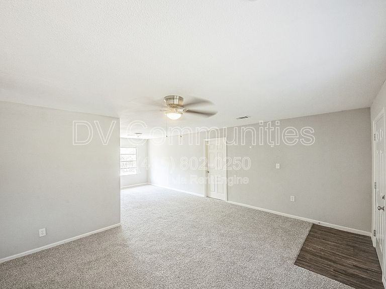 6838 Crestridge St - Photo 4 of 18