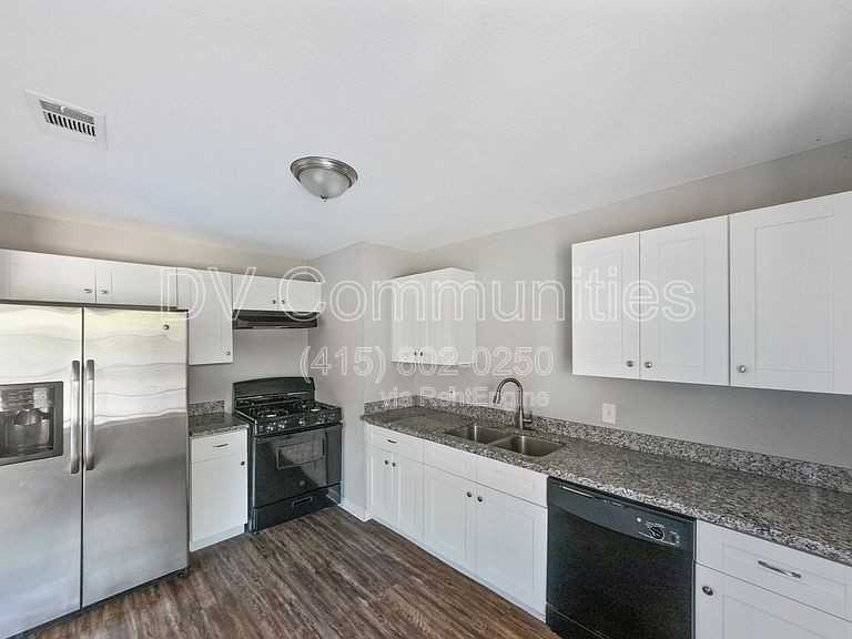 6838 Crestridge St - Photo 3 of 18