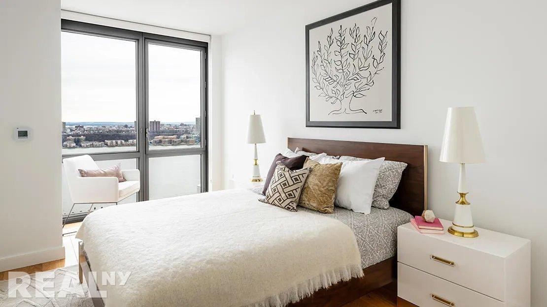 W 57th St #1134 - Photo 2 of 10