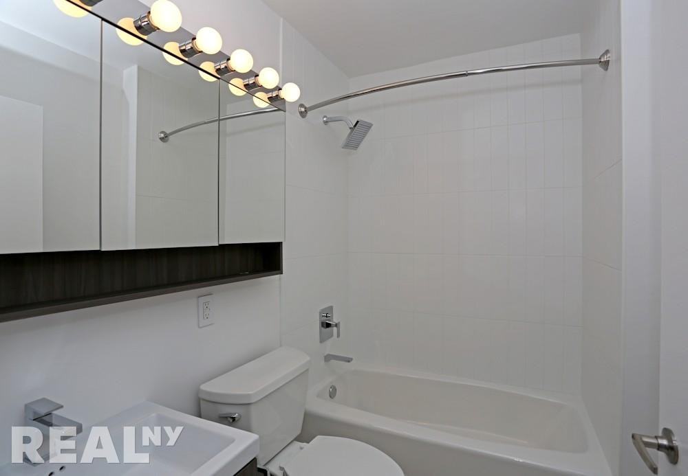 W 53rd St #528 - Photo 3 of 5