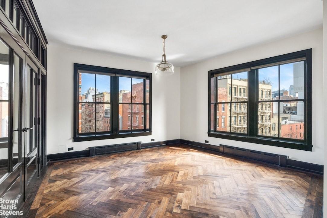 211 Elizabeth St #5N - Photo 4 of 12