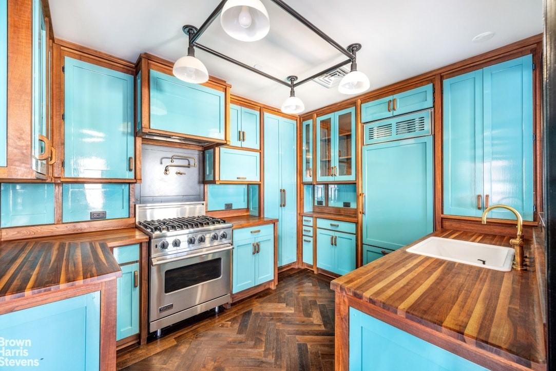 211 Elizabeth St #5N - Photo 5 of 12