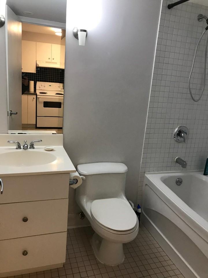 415 Jarvis St - Photo 6 of 10