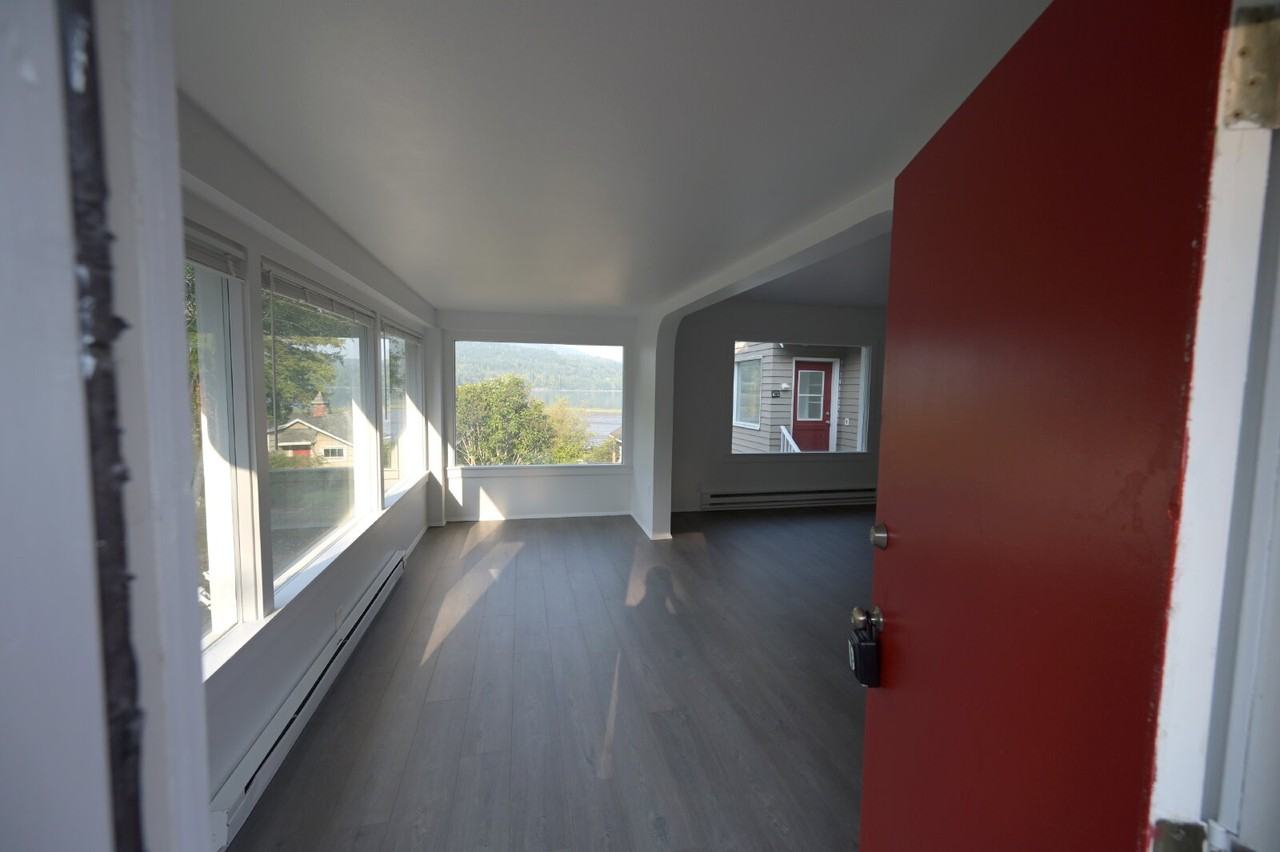 1213 Old Blyn Hwy - Photo 2 of 24