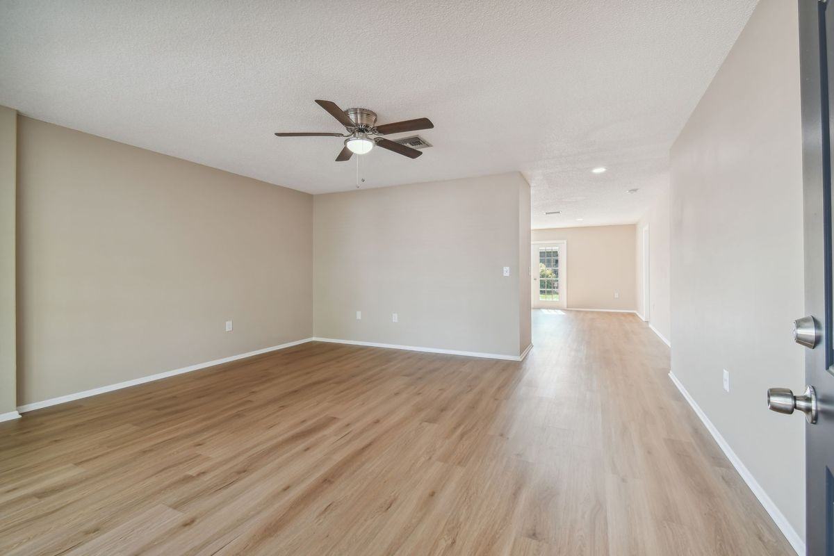 11611 Bear Paw Ln - Photo 2 of 14