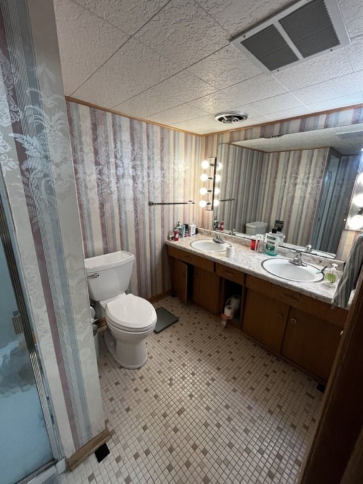 703 5th Ave Apt 3 - Photo 7 of 13