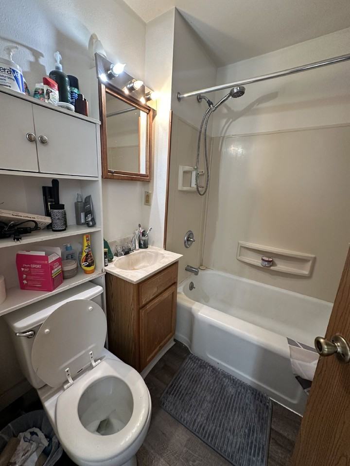 924 Water St Apt 2 - Photo 5 of 11