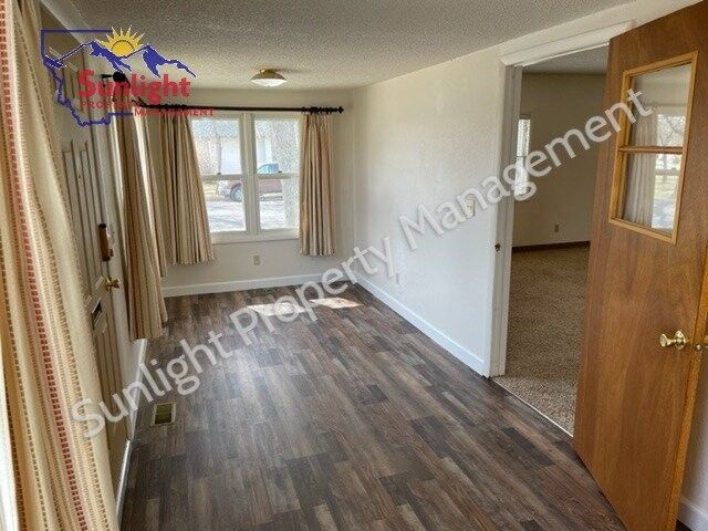 202 5th Ave - Photo 4 of 18