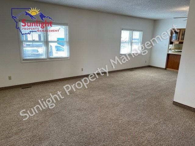 202 5th Ave - Photo 7 of 18
