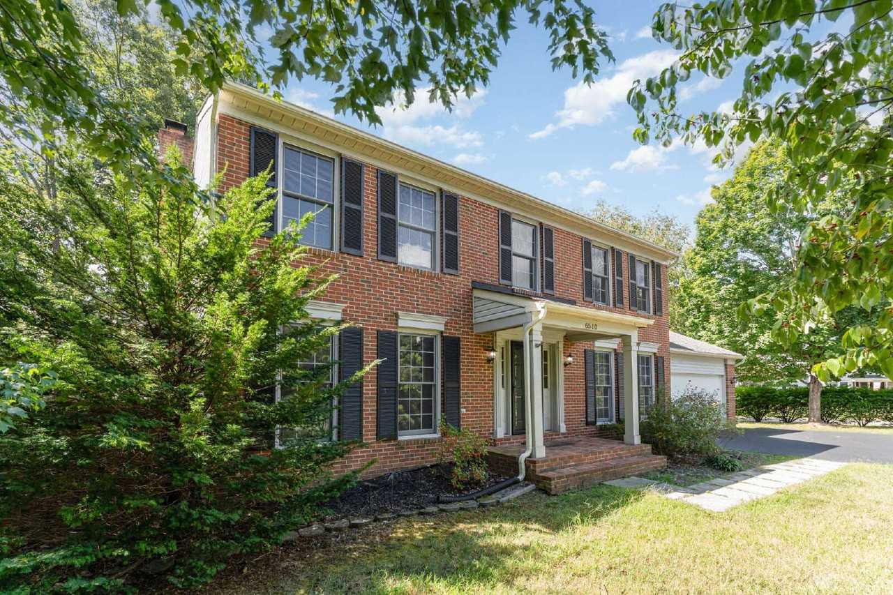 6510 Marsh Ct - Photo 3 of 40