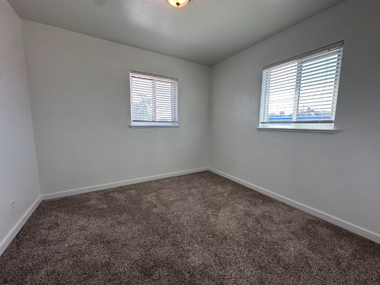 1526 Ulster St - Photo 5 of 8