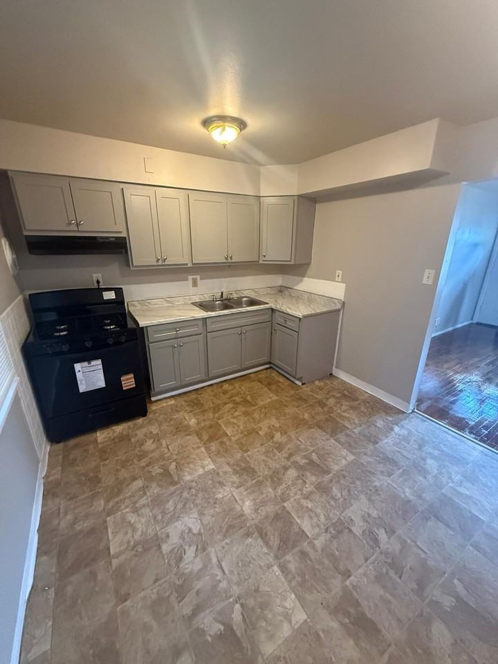 4000 Shirley Drive - Photo 4 of 8