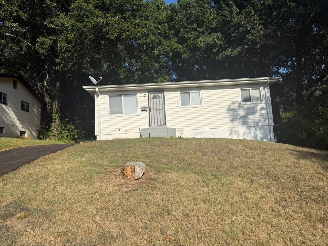 4000 Shirley Drive - Photo 6 of 8