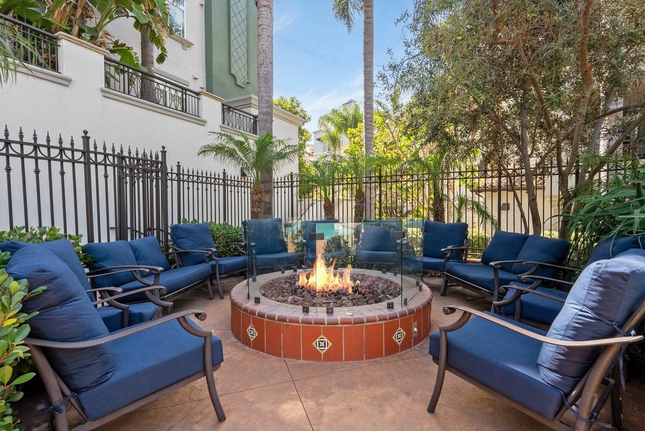 Playa Del Oro - Photo 4 of 33