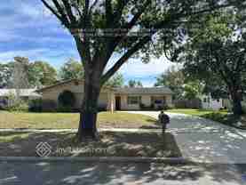 384 Saint Dunstan Way - Photo 1 of 1